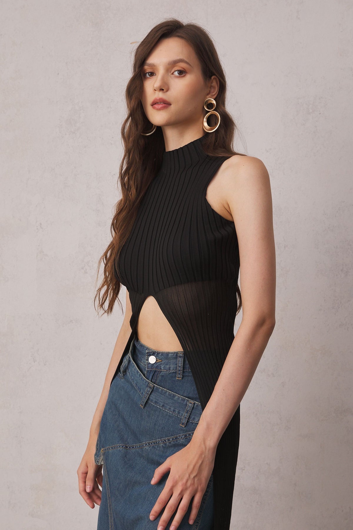 Minimalist Knit Trutleneck Top