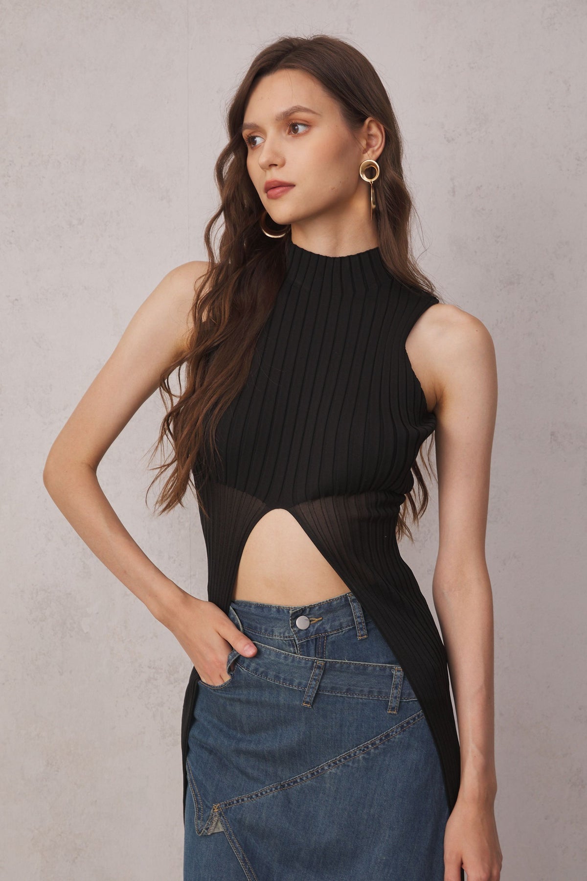 Minimalist Knit Trutleneck Top